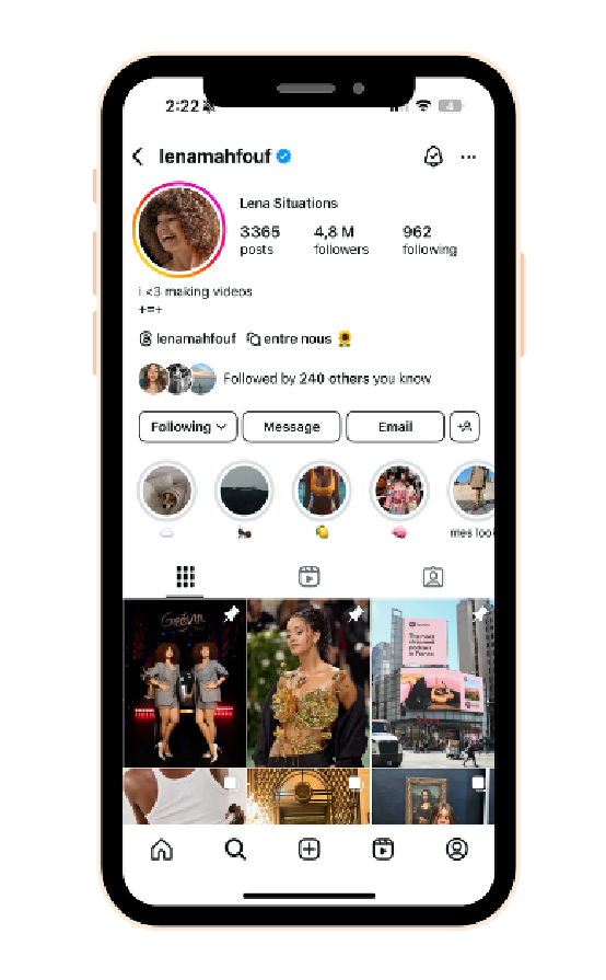 Compte instagram de Léna Situations. Mockup sur un iphone