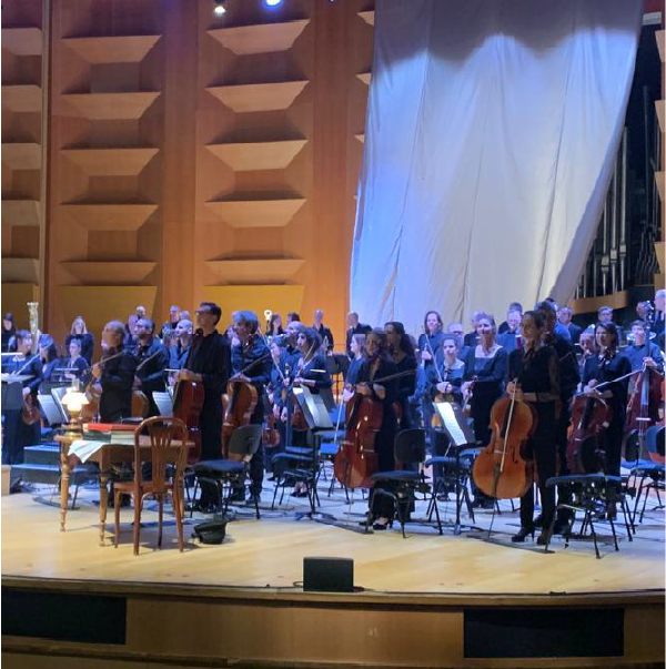 Photo d'un orchestre à l'auditorium de Lyon